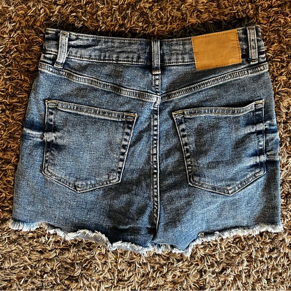 H&M Denim shorts size 4 - Picture 2 of 2